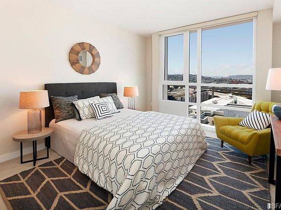 5th image of 300 Berry St Unit 114