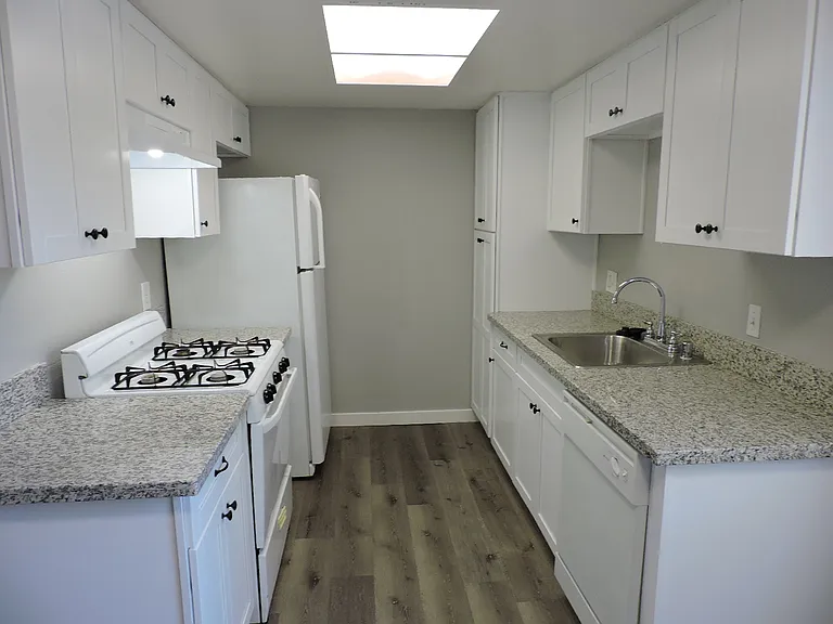 2520 Northrop Ave #5 — Photo 6