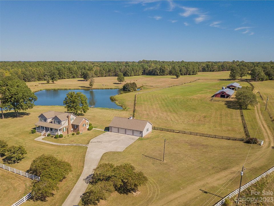 1st image of 2417 Lynwood Dr