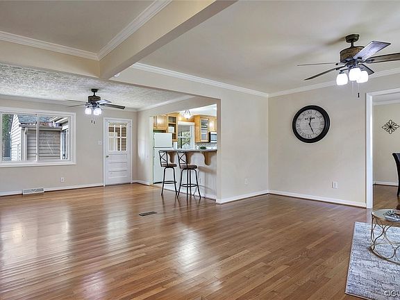 5th image of 2266 Walsh Ave