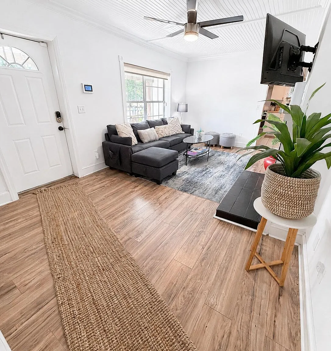 3 bed, 2.0 bath, 1248 sqft, $2,800 — Photo 4