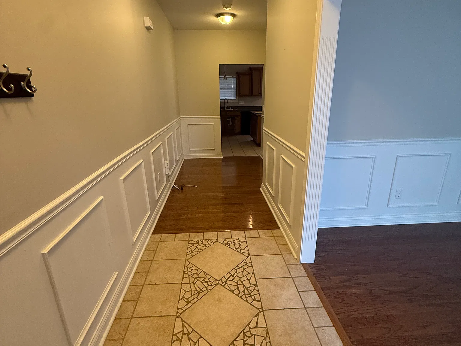 4 bed, 2332 sqft, $2,400 — Photo 2
