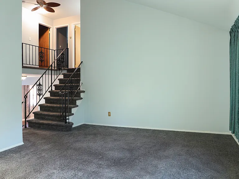 20 Pepperridge Rd — Photo 3