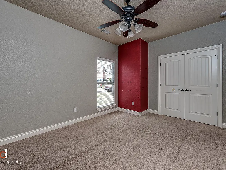 1408 NE Dysart Woods Ln — Photo 17