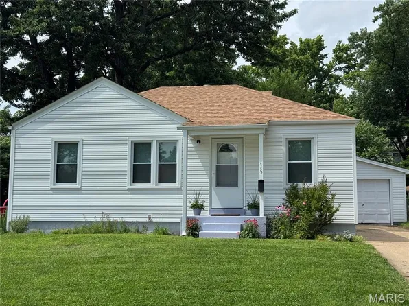 115 Derhake Rd, Florissant, MO 63031