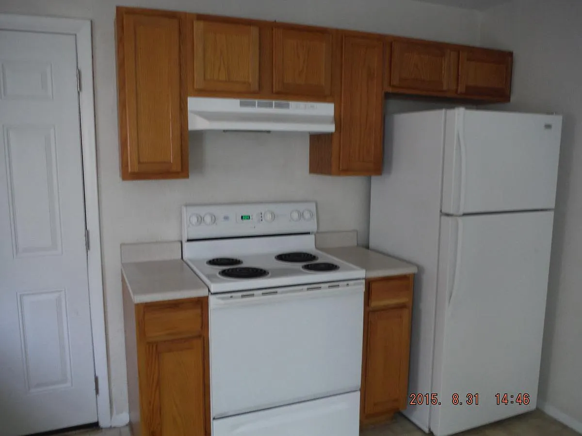 3 bed, 1037 sqft, $1,266 — Photo 4