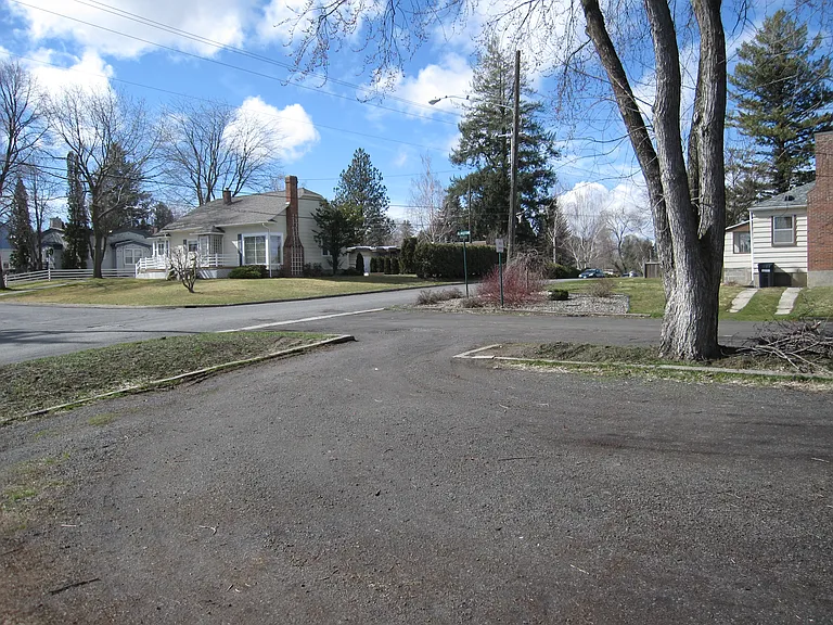 220 SE Gladstone St #2 — Photo 19