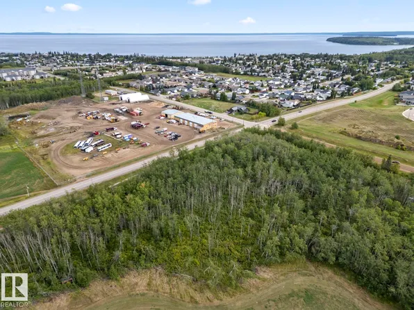 1701 16th St, Cold Lake, AB T9M 0G7