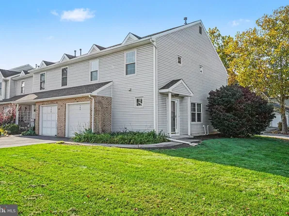 142 Fawn Rdg N, Harrisburg, PA 17110