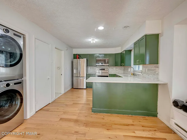 187 Bellingham Dr — Photo 16