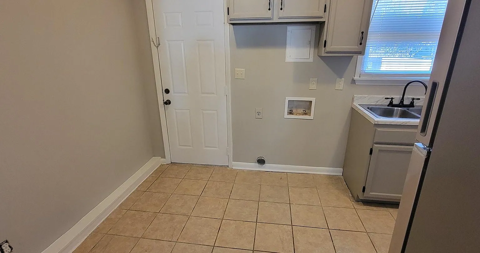 2 bed, 728 sqft, $995 — Photo 4