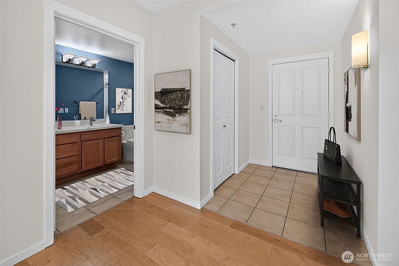 4th image of 2901 NE Blakeley #401