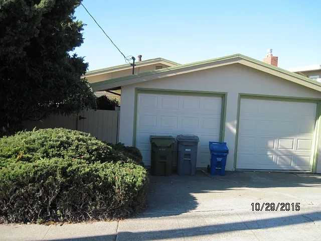 1733 Walnut St photo 1