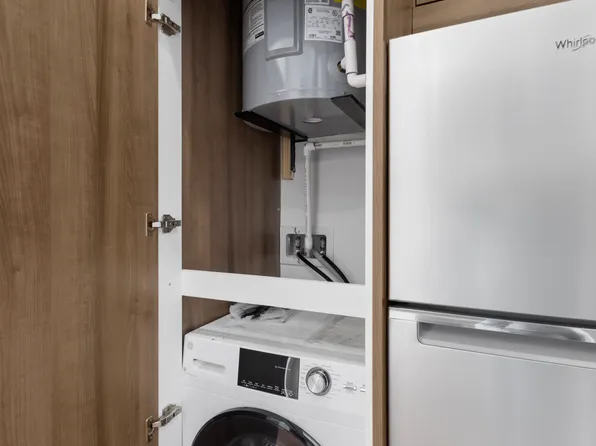 5102 Fifth Avenue image 4 of 6