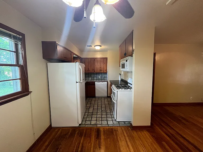 511 Fleetwood Dr — Photo 18