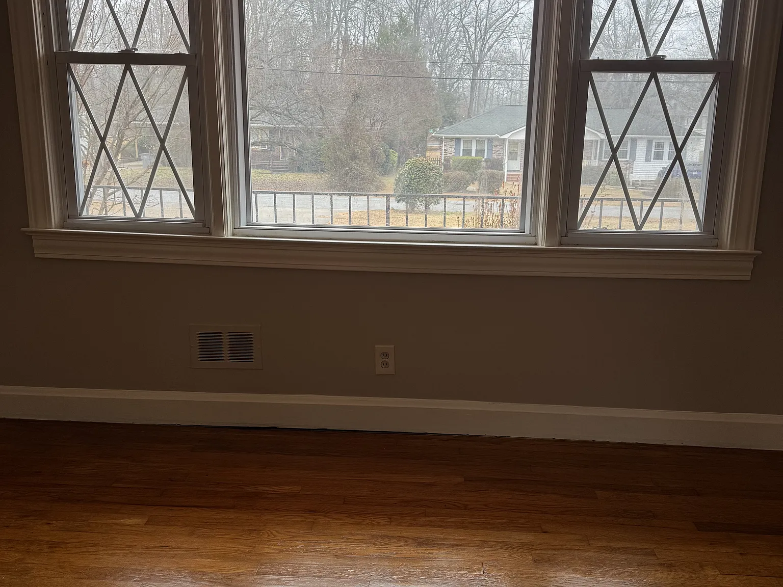 230 Elaine Avenue — Photo 4