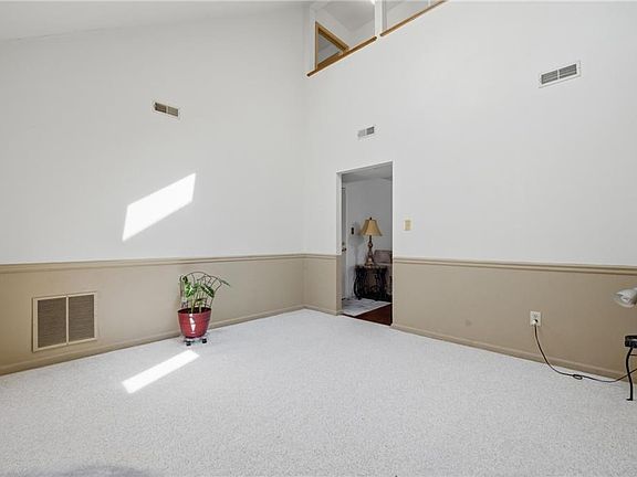 5th image of 204 Springdale Way