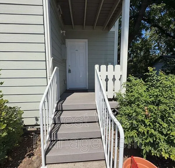 2703 E 8th St #1 — Photo 1