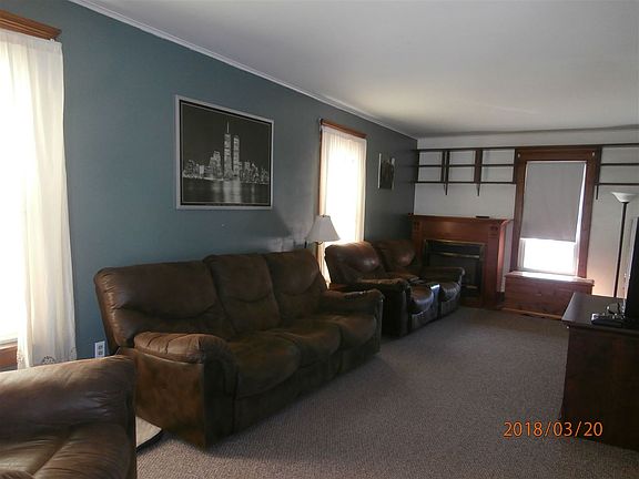 3rd image of 725 Caroline St