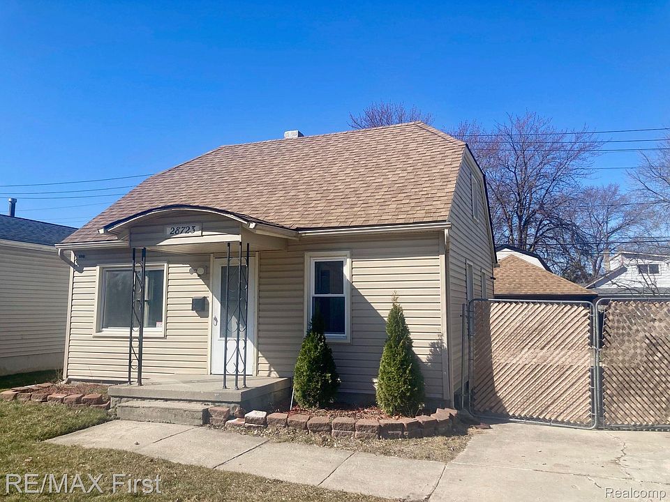 1st image of 28723 Pinehurst St