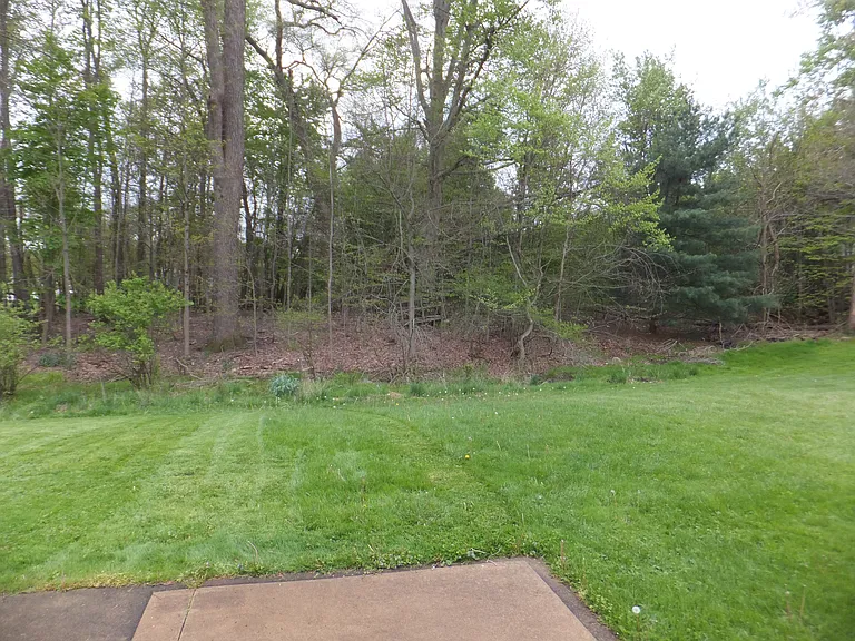 496 Pheasant Run — Photo 22