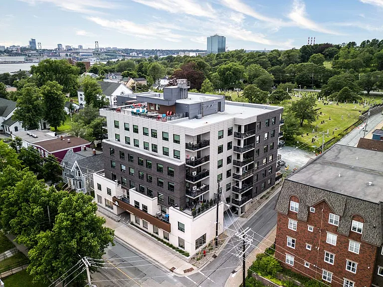 101 Ochterloney St — Photo 1