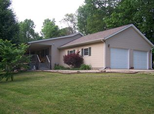 1225 E Little Bear Rd, Connersville, IN 47331