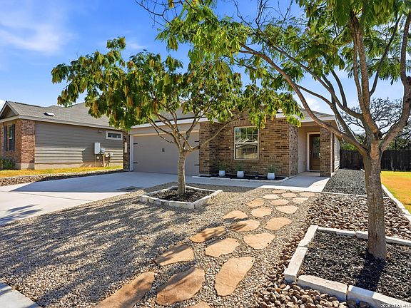 3rd image of 32116 Macey Oak