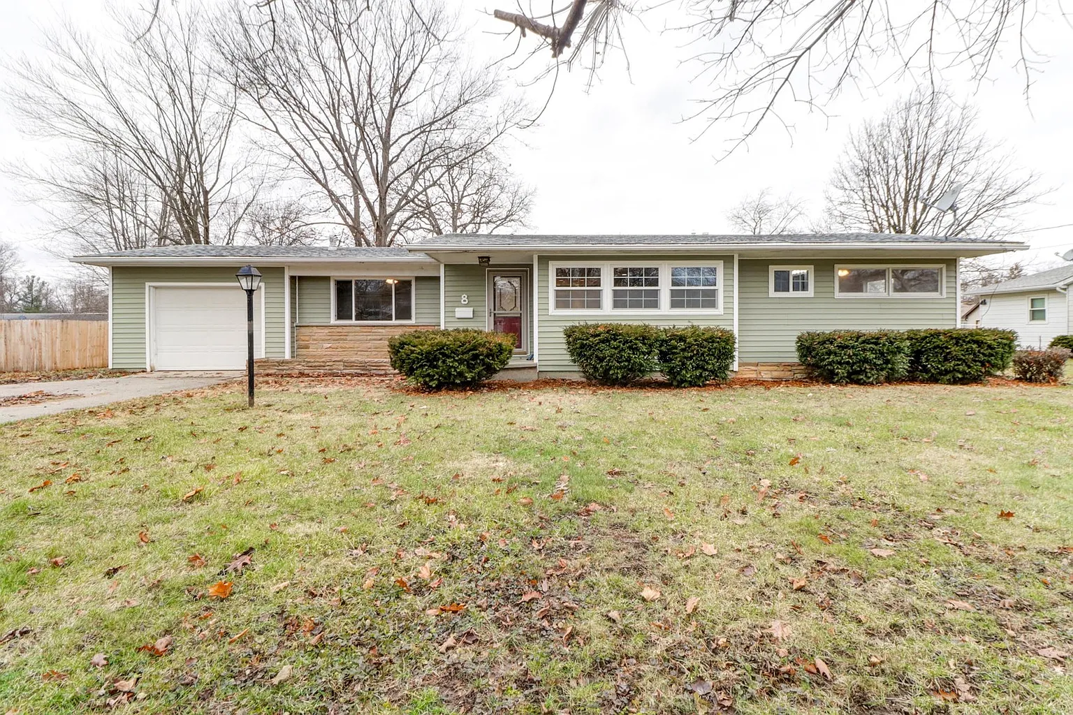 8 N Henson Rd photo 1