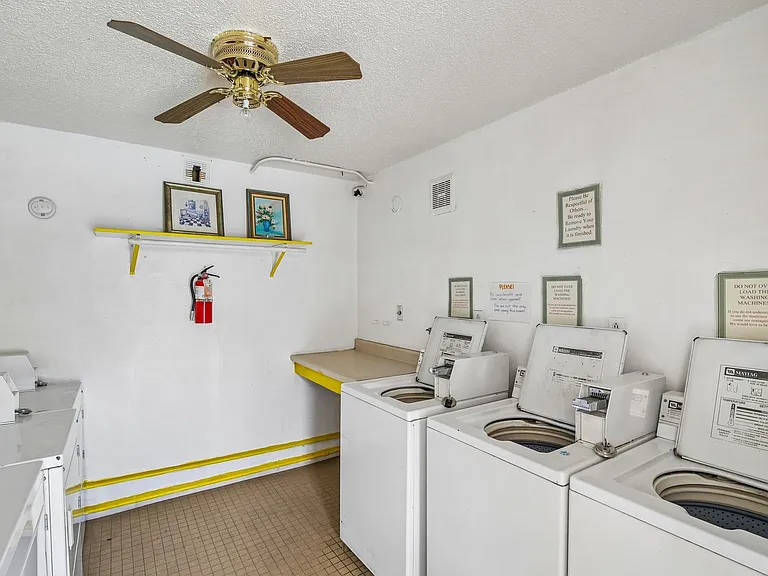 Catalina View Apartments — Photo 36