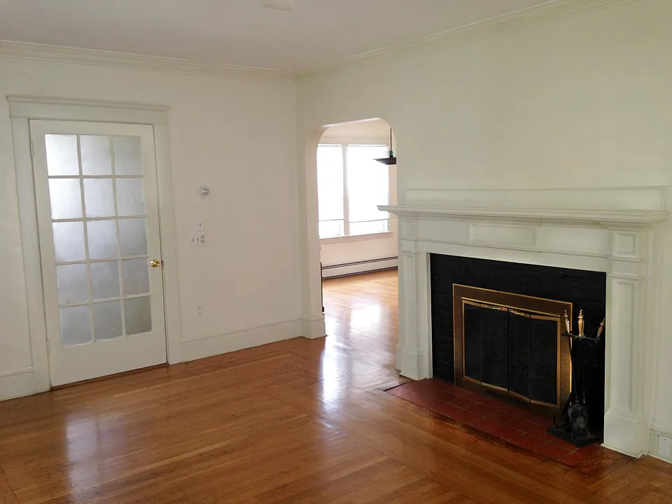27 Ogden St #2