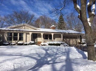 W58N965 Oxford Ct, Cedarburg, WI 53012
