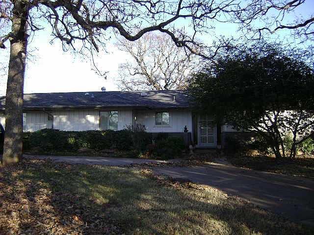 1st image of 606 S Bennett Blvd
