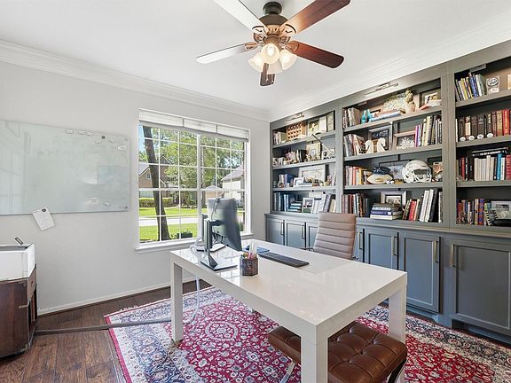 3rd image of 37 Treescape Cir
