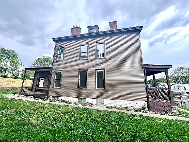 1027 Winfield Ave #1 — Photo 6