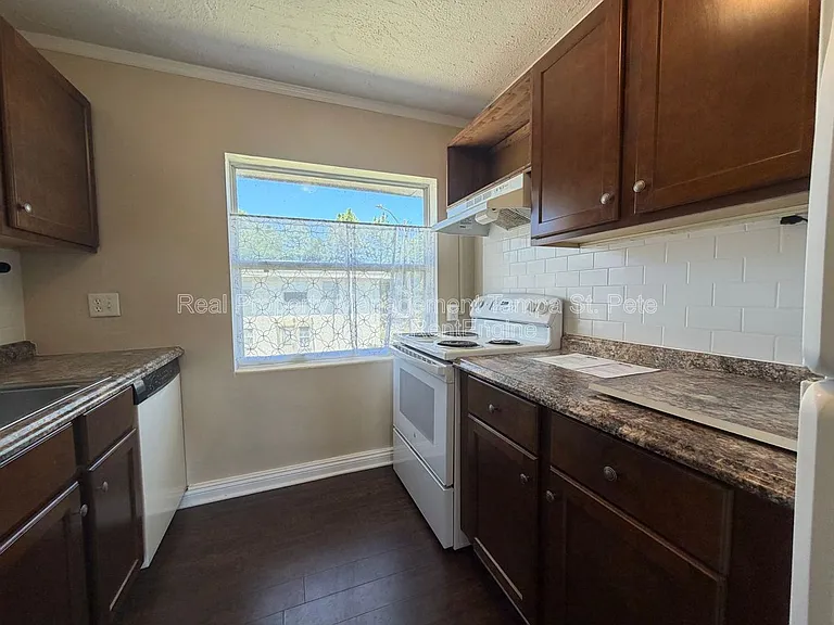 6900 Miami Dr #2 — Photo 7