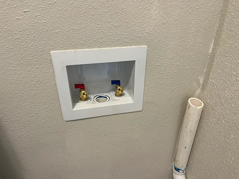 138 LCR 502 — Photo 9