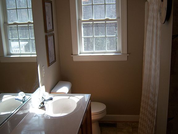 3rd image of 665 Bent Creek Ln
