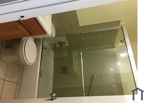 1 bed, 560 sqft, $3,336 — Photo 3