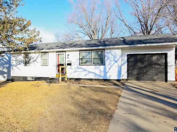3916 E 22nd St, Sioux Falls, SD 57103