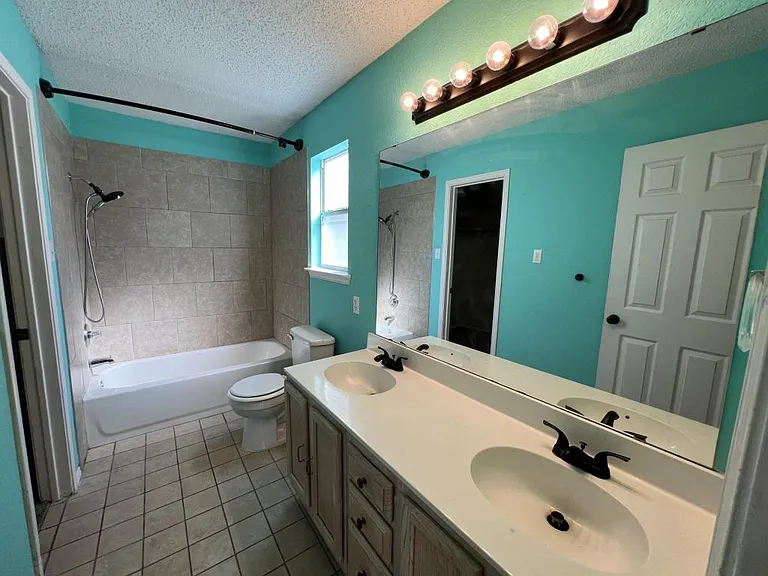 2302 Tracey Ann Ln — Photo 20