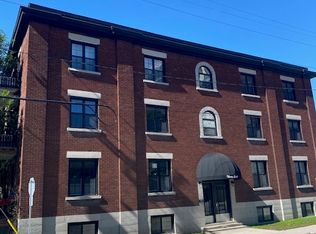 38 Monk St #1, Ottawa, ON K1S3Y8