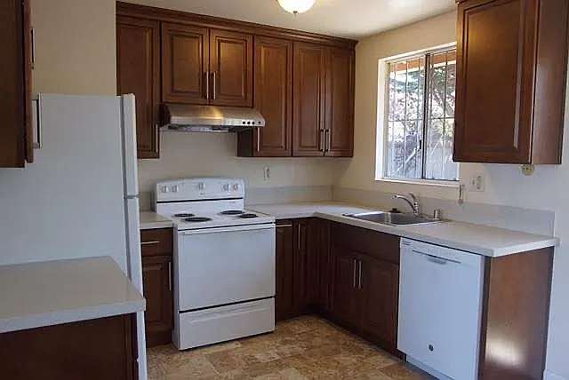 1st image of 499 Florence St