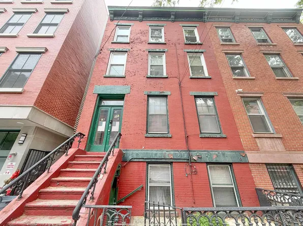 224 Bay Street image 1 of 21