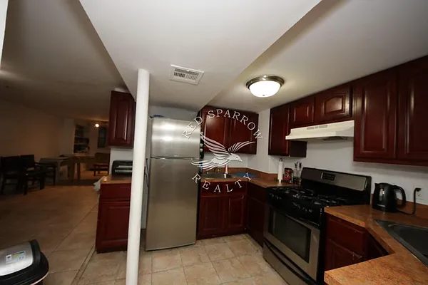 Rented by Red Sparrow Realty Group | media 21