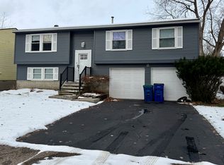 323 Peppertree Dr, Amherst, NY 14228