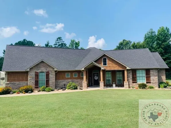 947 B K Pickering Dr, Texarkana, TX 75501