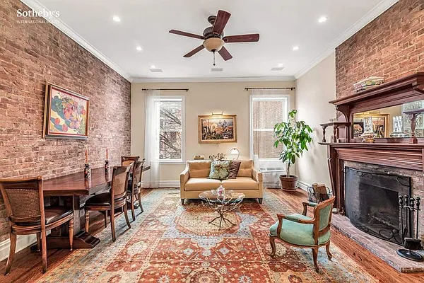 Sold by Sotheby's International Realty | media 19