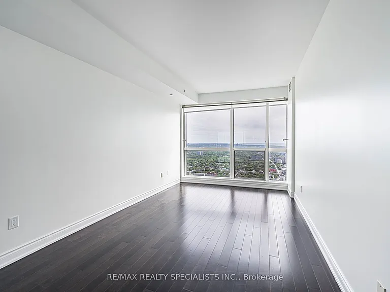 388 Yonge St #7105 — Photo 24