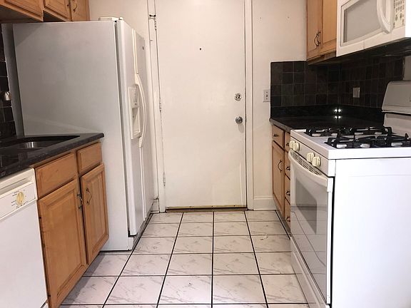 2nd image of 7133 N Damen Ave Unit 2D